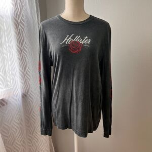 RETRO Hollister 2000s Black Long Sleeve with Red Rose Accents Size L